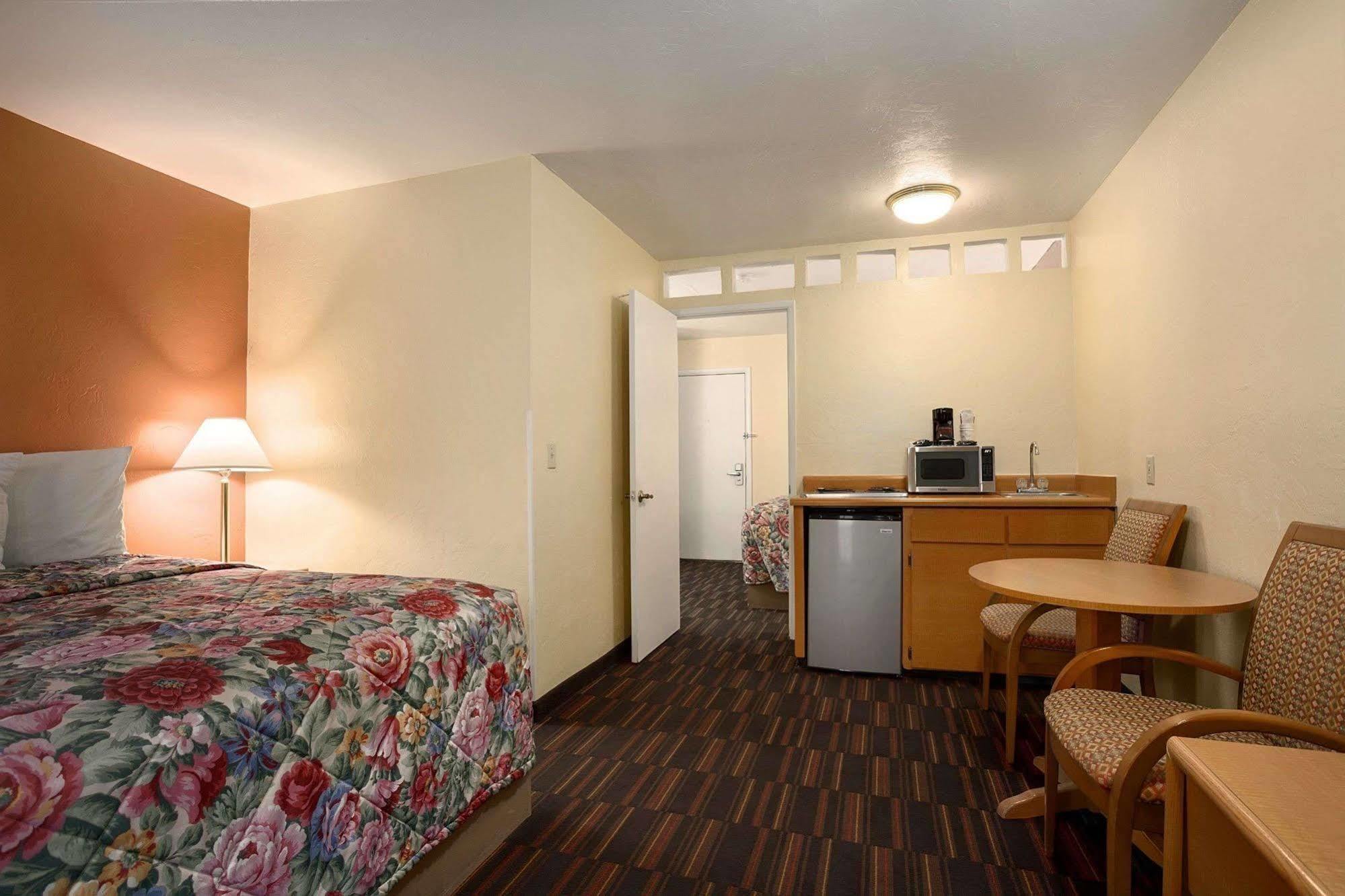 Knights Inn Tucson D.M.A.F Area Dış mekan fotoğraf